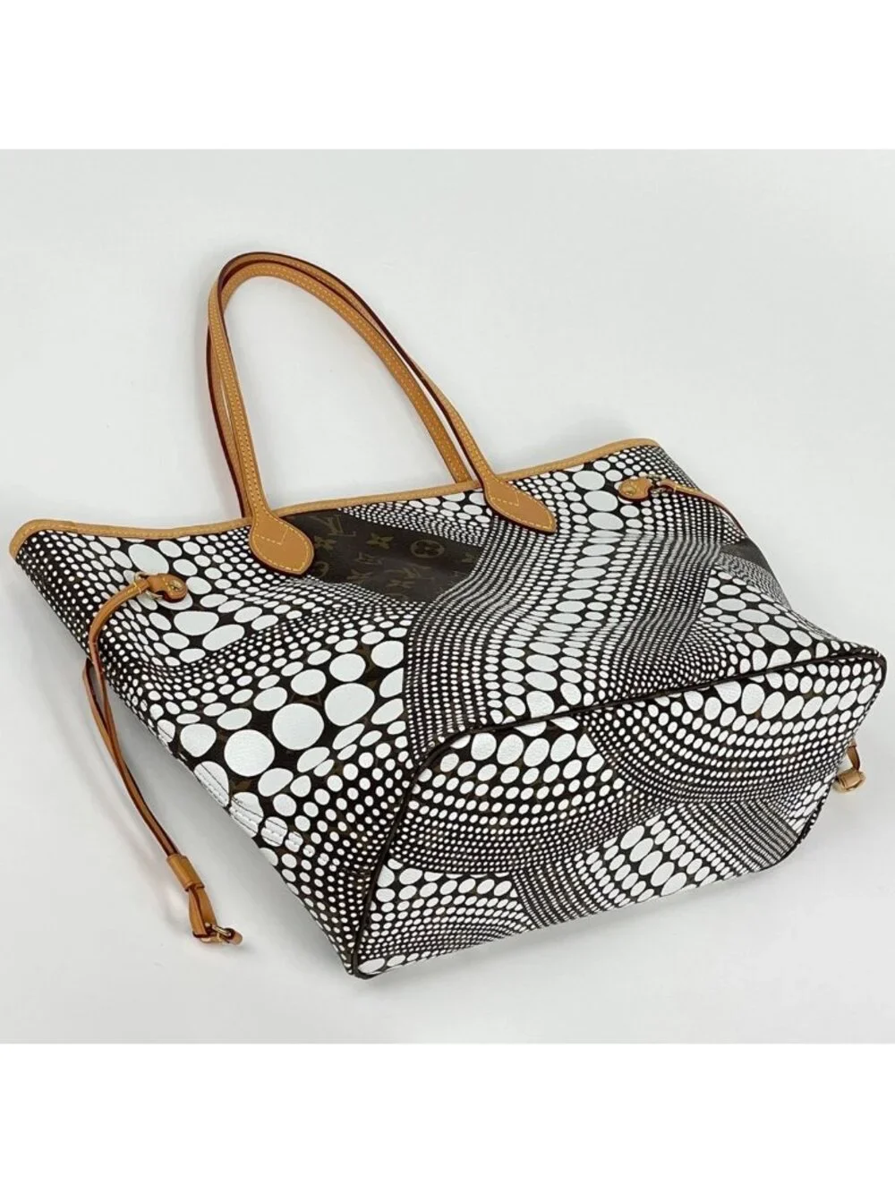 Louis Vuitton Neverfull MM Tote Yayoi Kusama Pumpkin Dot Shoulder Bag Monogram